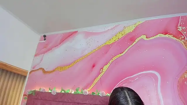 Daisy  rose online show from April 9, 3:08 am