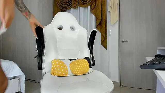 cherryfox88 online show from October 28, 8:56 am