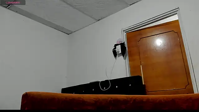 Snapshot of chloe_evanx_ chatting on December 11, 7:36 pm chloe evanx  online show from December 11, 7:36 pm