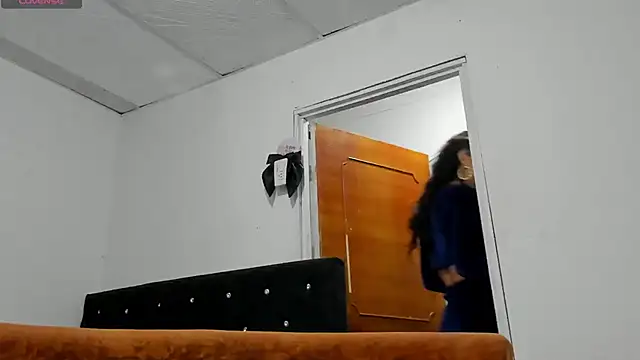 Snapshot of chloe_evanx_ chatting on December 21, 12:59 pm chloe evanx  online show from December 21, 12:59 pm