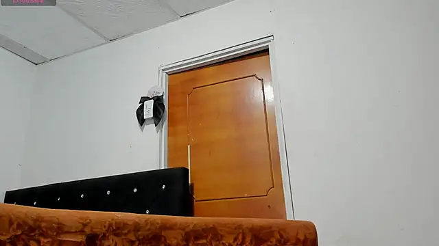 Snapshot of chloe_evanx_ chatting on January 2, 7:18 pm chloe evanx  online show from January 2, 7:18 pm