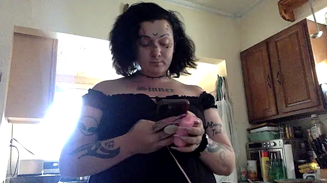CurvyTrans2002 online show from July 25, 10:29 pm