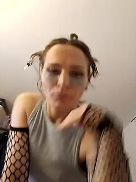 ludovika09 online show from May 20, 9:54 pm