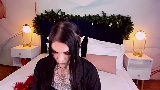 EvanEdie online show from December 14, 2:21 pm