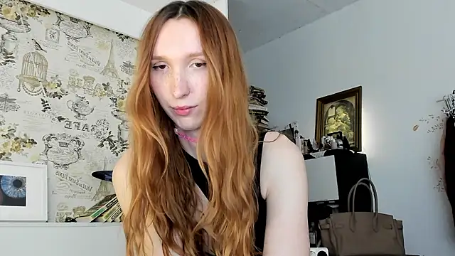 LisaIcon online show from March 6, 6:13 pm