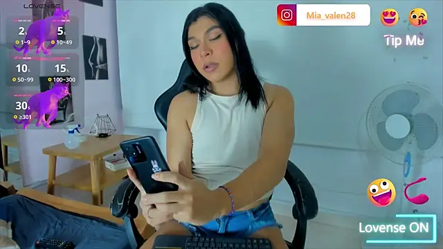 miavalentinaaa online show from December 4, 12:57 am
