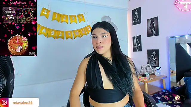 miavalentinaaa online show from January 28, 7:42 pm