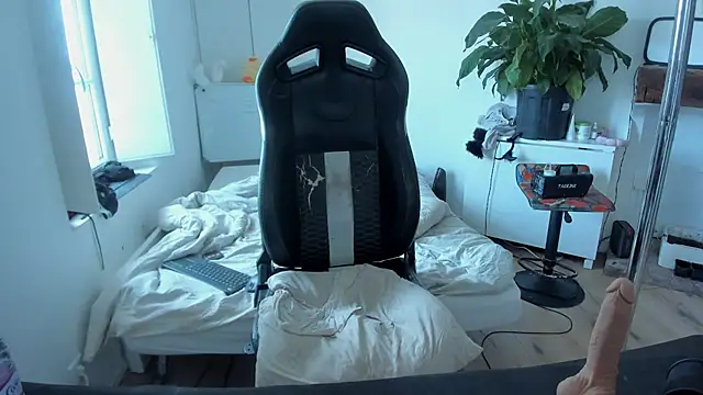 CeriseLapine online show from September 27, 10:35 am