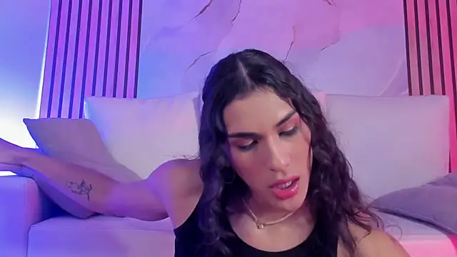 MiaCavallii  online show from September 27, 3:59 am
