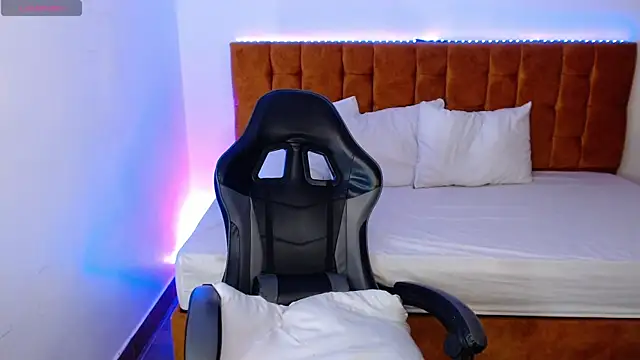 alexiaaross online show from November 14, 8:11 am