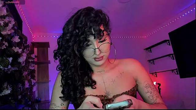 Heka Prudence online show from March 25, 3:23 am