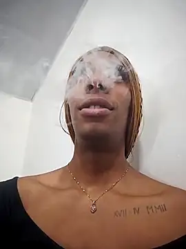 lucianadolll online show from April 16, 10:34 pm