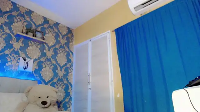 nicoledollts online show from March 14, 6:44 pm