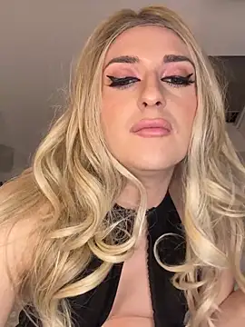 littlebambi26 online show from March 16, 12:14 am