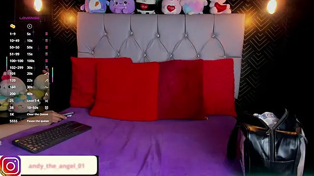 andy angell1 online show from September 16, 3:22 am