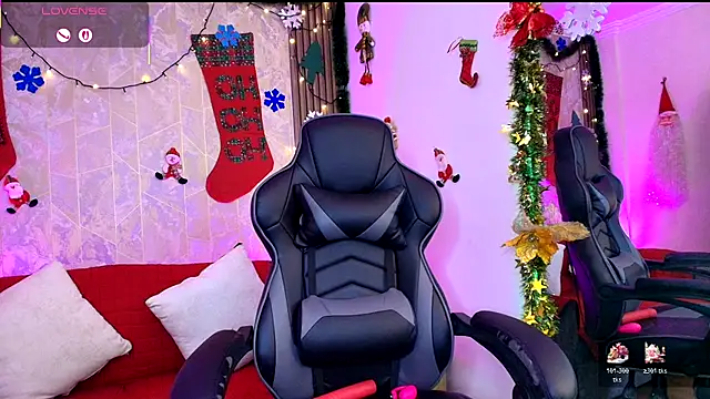 Aurora thomas  1 online show from December 15, 4:30 am