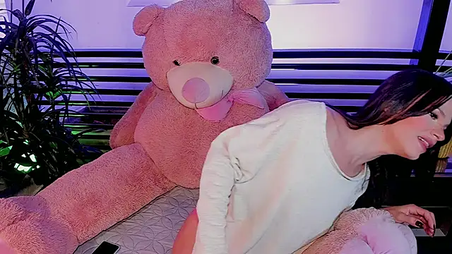 TatianaRojas  online show from April 5, 1:58 am