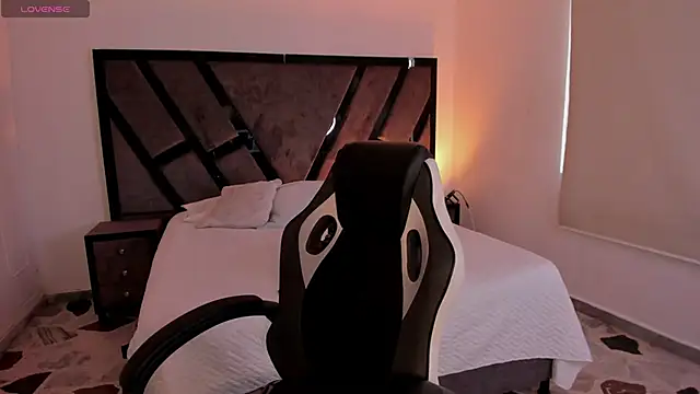 allicemackenzie online show from January 14, 10:08 pm