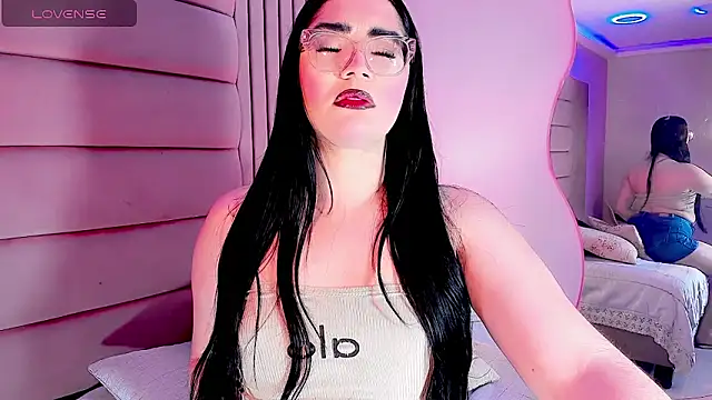 Dalis Hills online show from April 1, 4:58 am