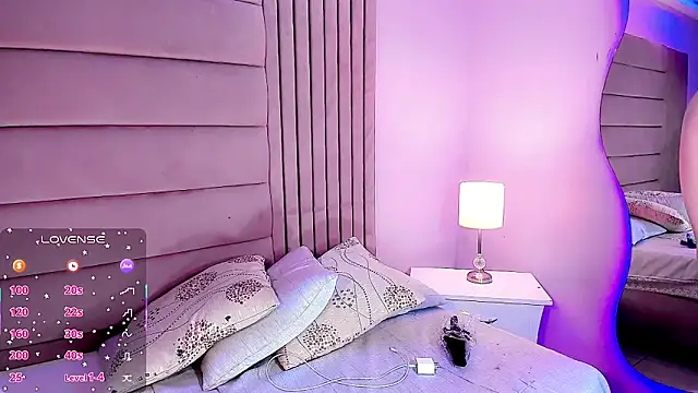 Dalis Hills online show from April 7, 4:57 am