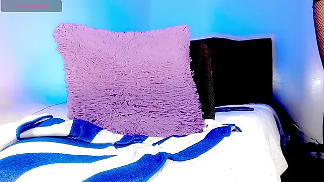 emelly horny  online show from November 26, 8:00 pm