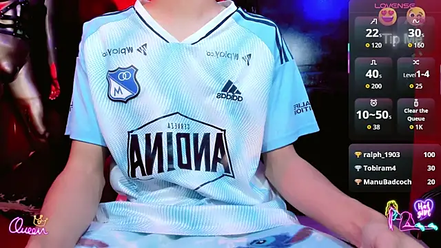 emelly horny  online show from April 1, 7:11 pm