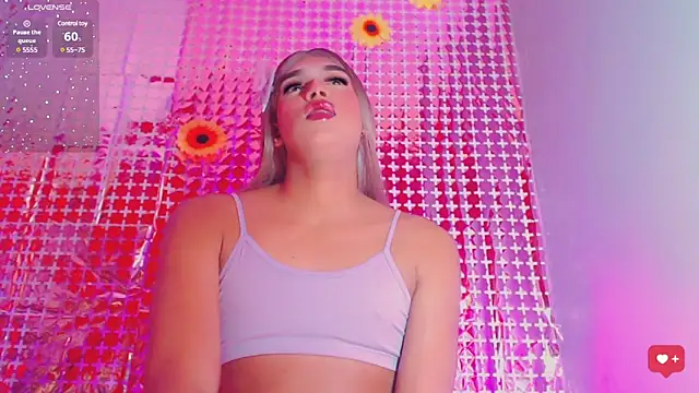 kiara hott online show from March 16, 6:50 pm