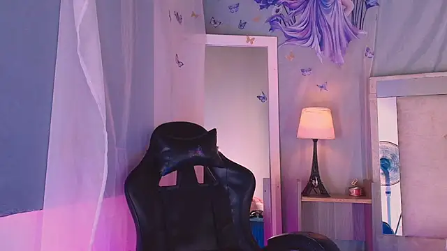 Emily Castillo 1 online show from March 28, 8:27 am