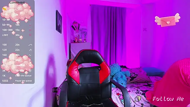 SkylerBennet online show from March 31, 4:14 am