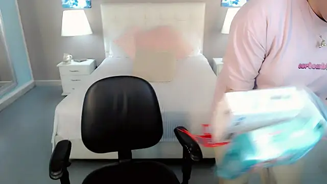 maddissonivanova online show from December 22, 2:27 am