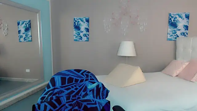 maddissonivanova online show from February 7, 6:58 pm