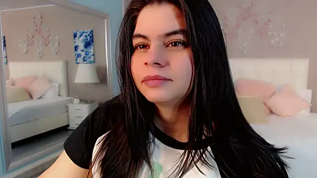 maddissonivanova online show from March 24, 7:19 pm