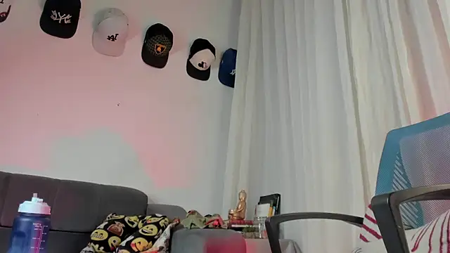 Snapshot of santi_xximo chatting on October 13, 11:16 pm santi xximo online show from October 13, 11:16 pm