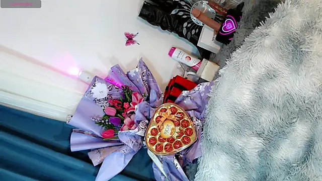 mia holly18 online show from March 5, 1:05 pm