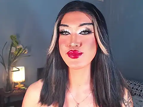 AleinaCroft online show from December 2, 4:15 am