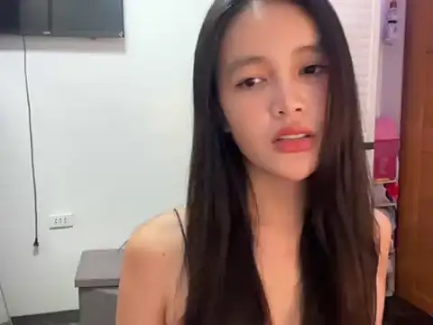 itsBldreina online show from March 5, 4:06 am