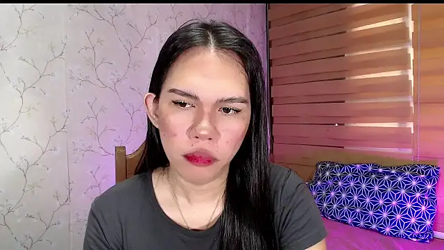 TssluttyNikka online show from September 17, 4:06 am