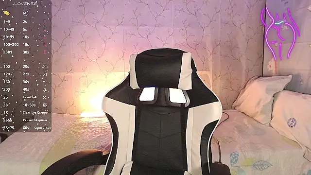 TssluttyNikka online show from March 29, 8:20 pm