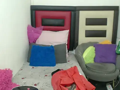 Lsnickykhanyile online show from January 13, 4:59 pm