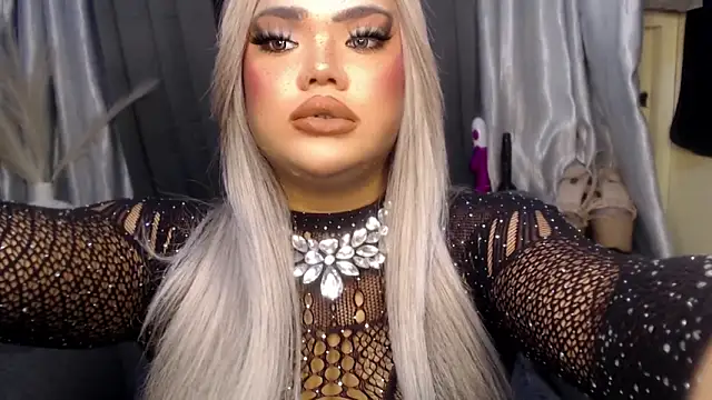 10inchs Maxie online show from November 22, 3:47 pm