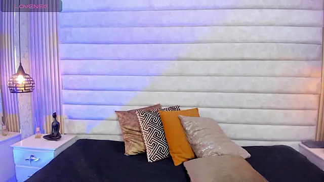 keytinthomson  online show from February 7, 8:15 pm