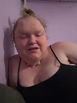 KadiSparkle online show from November 3, 4:00 am