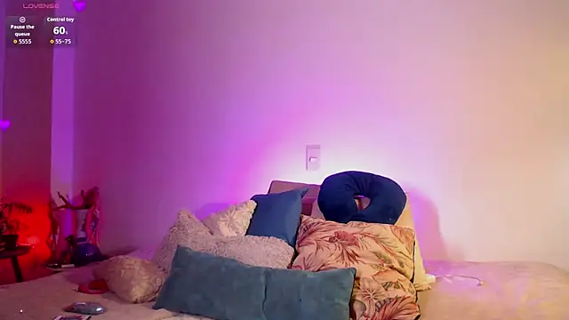 Theevae online show from December 3, 10:25 pm