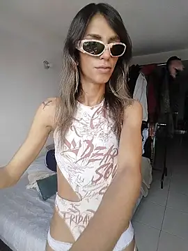 Theevae online show from April 2, 5:33 pm