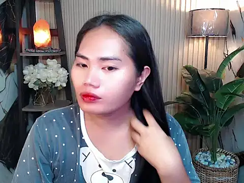 sluttyprincess0 online show from February 9, 11:22 pm