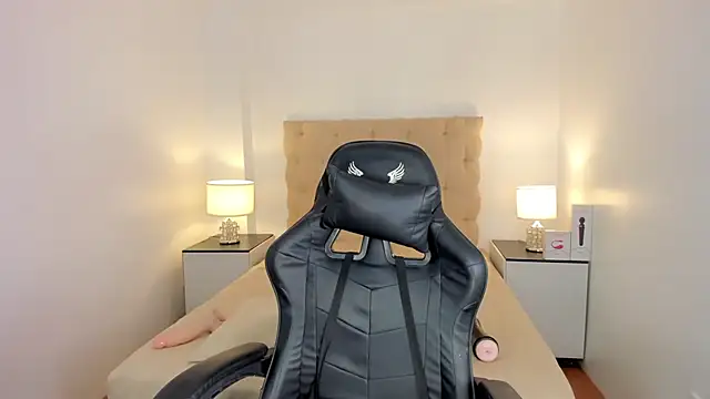 lovableXnaughty lily online show from November 15, 1:42 pm