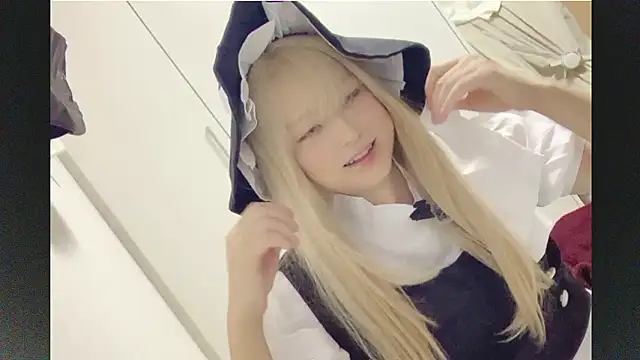 Mia032 online show from October 31, 2:15 pm