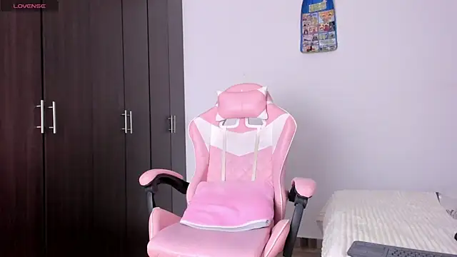 kendal hot01 online show from March 24, 7:19 pm