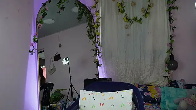 ashley winhouse online show from March 27, 7:48 pm