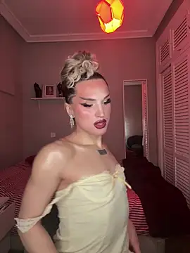 lacattiva online show from February 1, 8:51 pm